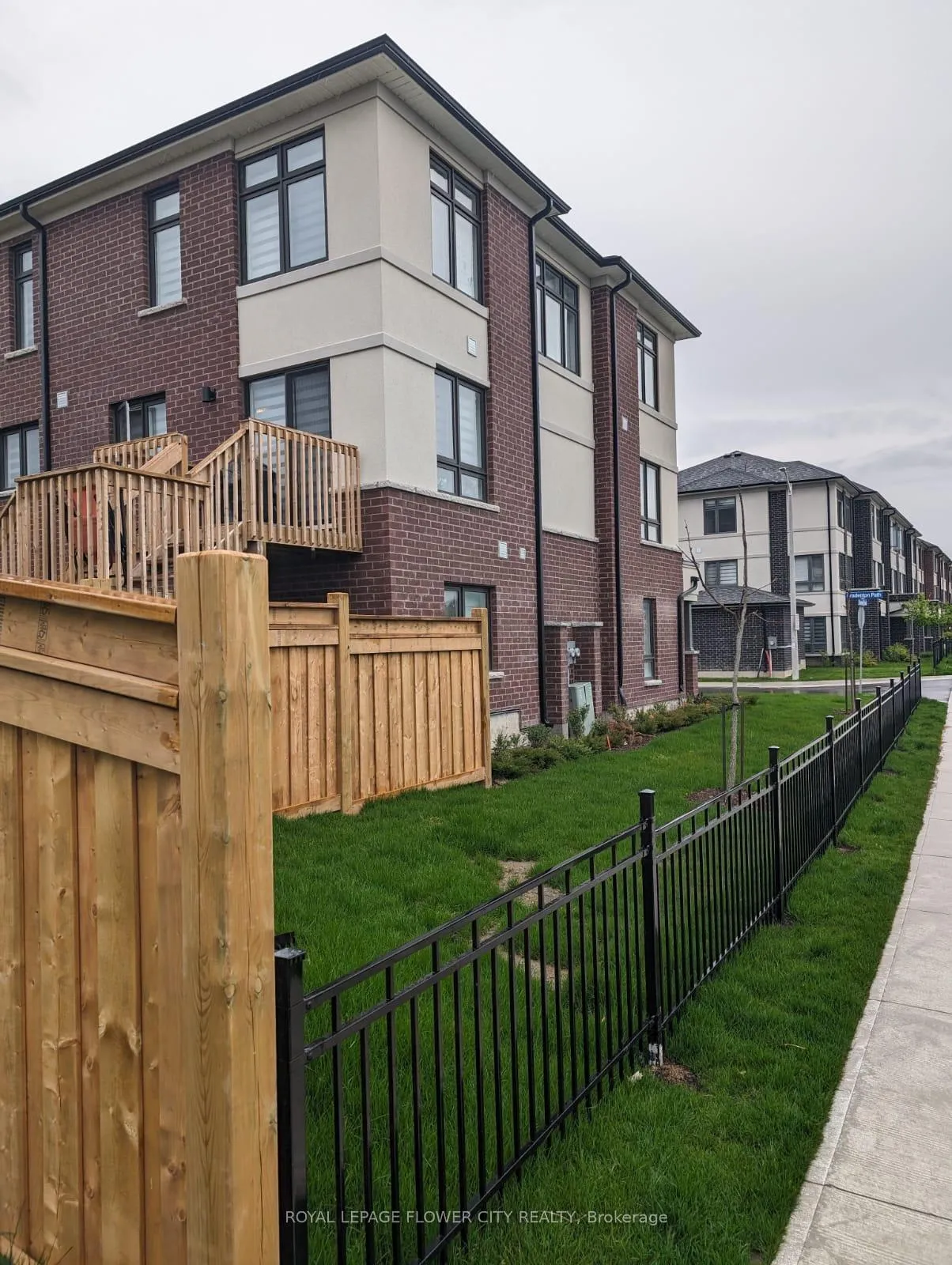 Photo 27 of 1300 Bradenton Path, Oshawa, Eastdale — HOMEH