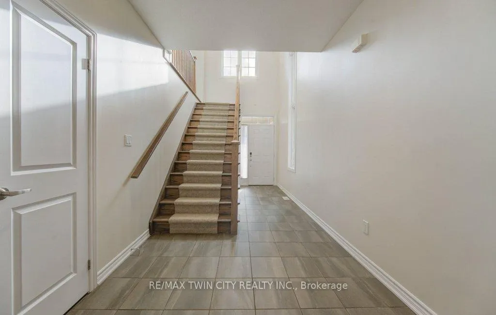 Photo 7 of 361 Beechdrops Drive, Waterloo, Vista Hills — HOMEH