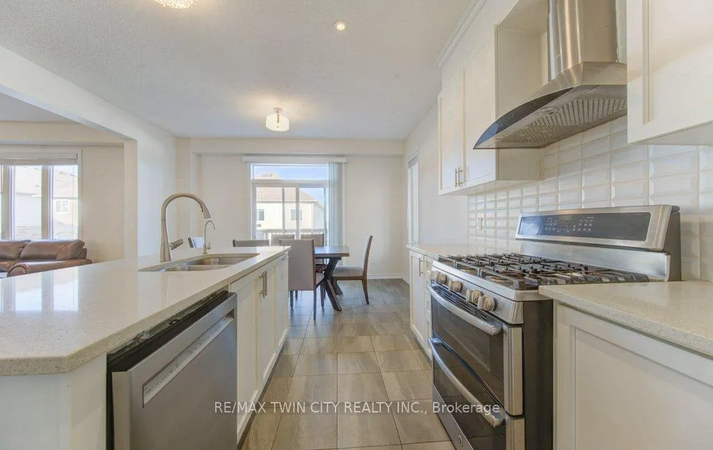 Photo 15 of 361 Beechdrops Drive, Waterloo, Vista Hills — HOMEH