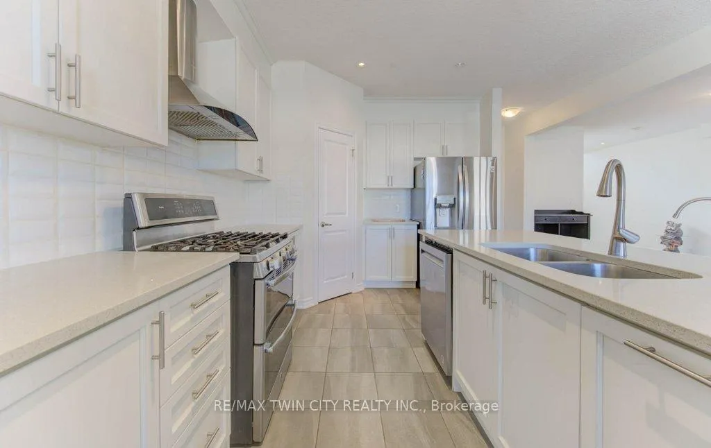 Photo 17 of 361 Beechdrops Drive, Waterloo, Vista Hills — HOMEH