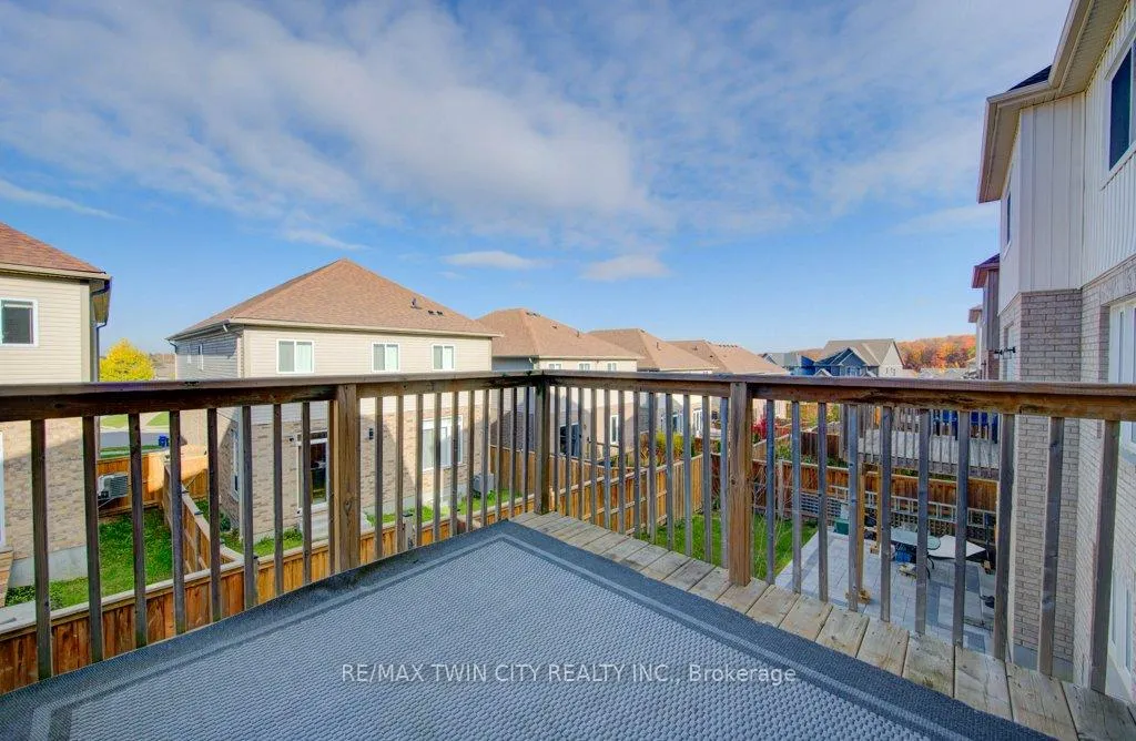 Photo 18 of 361 Beechdrops Drive, Waterloo, Vista Hills — HOMEH