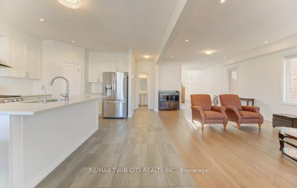 Photo 19 of 361 Beechdrops Drive, Waterloo, Vista Hills — HOMEH