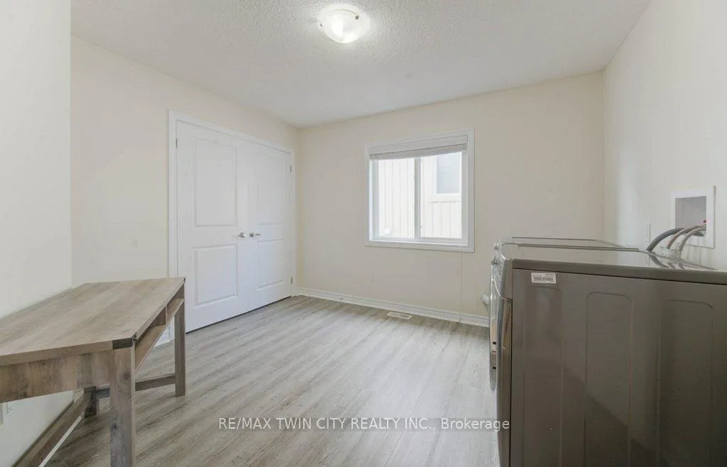 Photo 22 of 361 Beechdrops Drive, Waterloo, Vista Hills — HOMEH