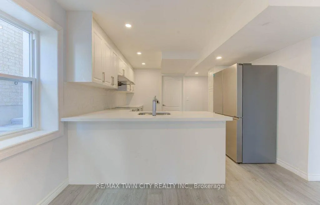 Photo 33 of 361 Beechdrops Drive, Waterloo, Vista Hills — HOMEH