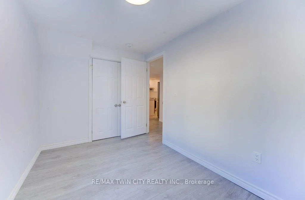 Photo 42 of 361 Beechdrops Drive, Waterloo, Vista Hills — HOMEH
