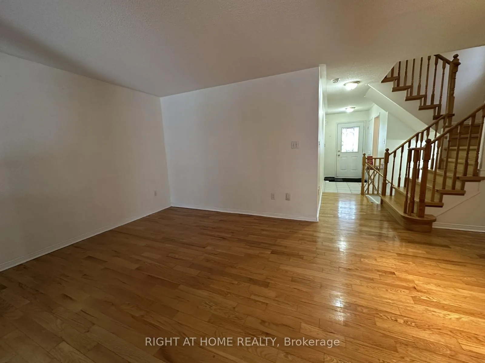 Photo 9 of 26 Breakwater Drive, Whitby, Port Whitby — HOMEH