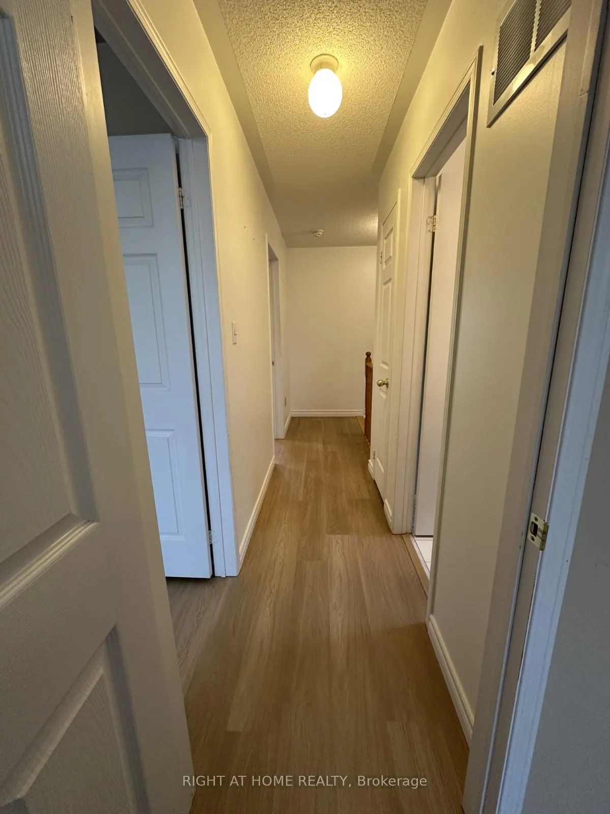 Photo 21 of 26 Breakwater Drive, Whitby, Port Whitby — HOMEH