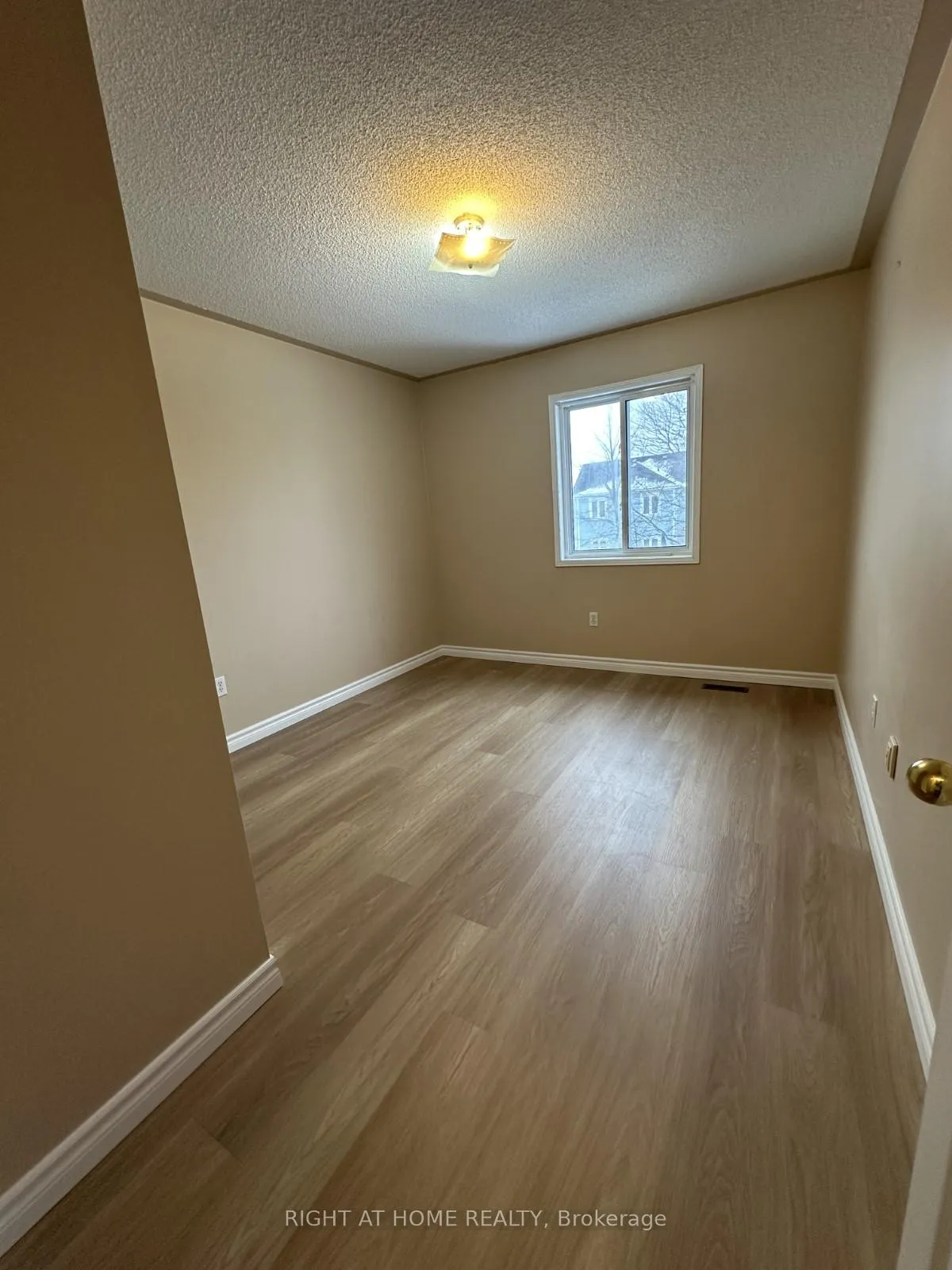 Photo 23 of 26 Breakwater Drive, Whitby, Port Whitby — HOMEH
