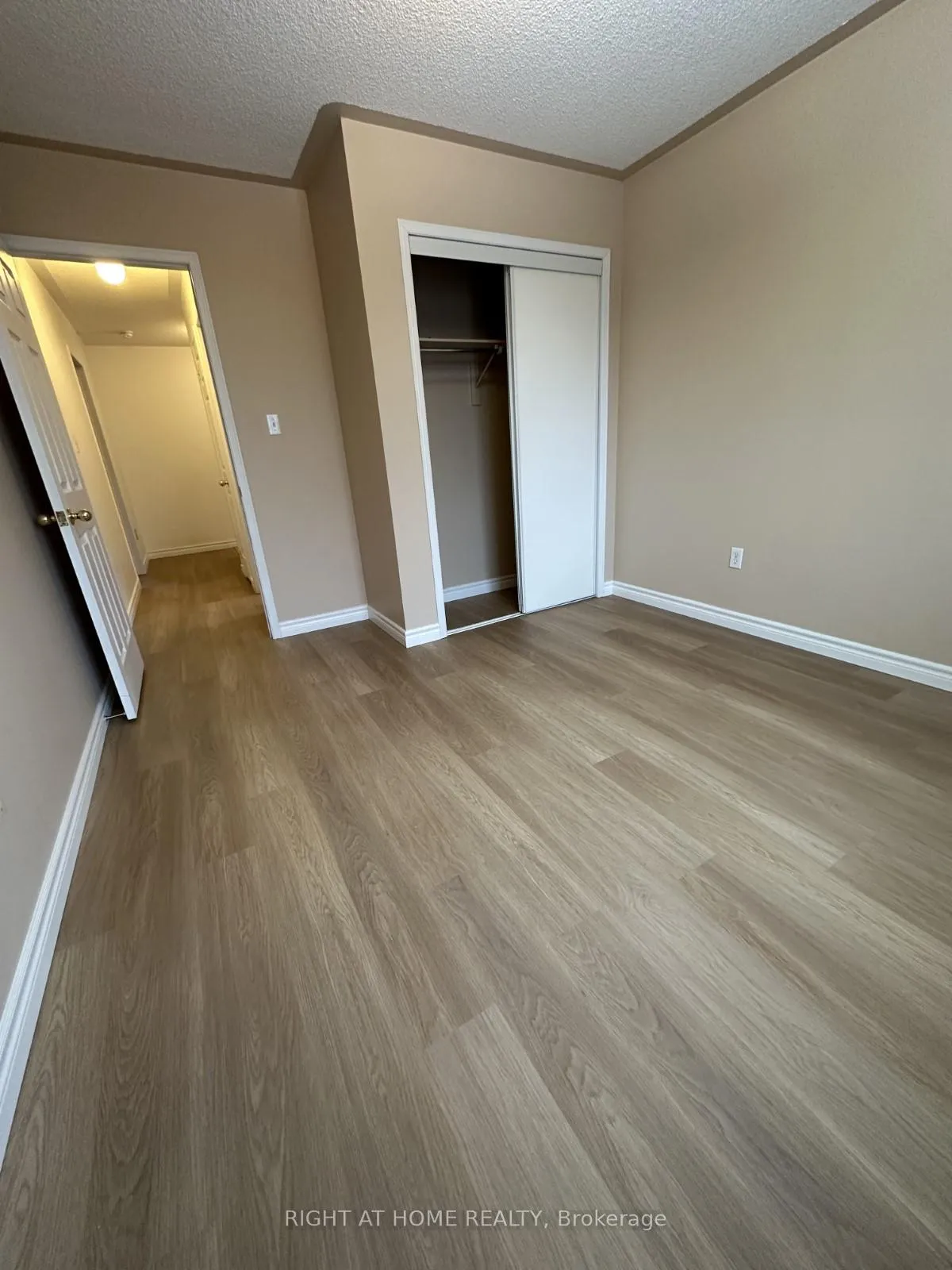 Photo 30 of 26 Breakwater Drive, Whitby, Port Whitby — HOMEH
