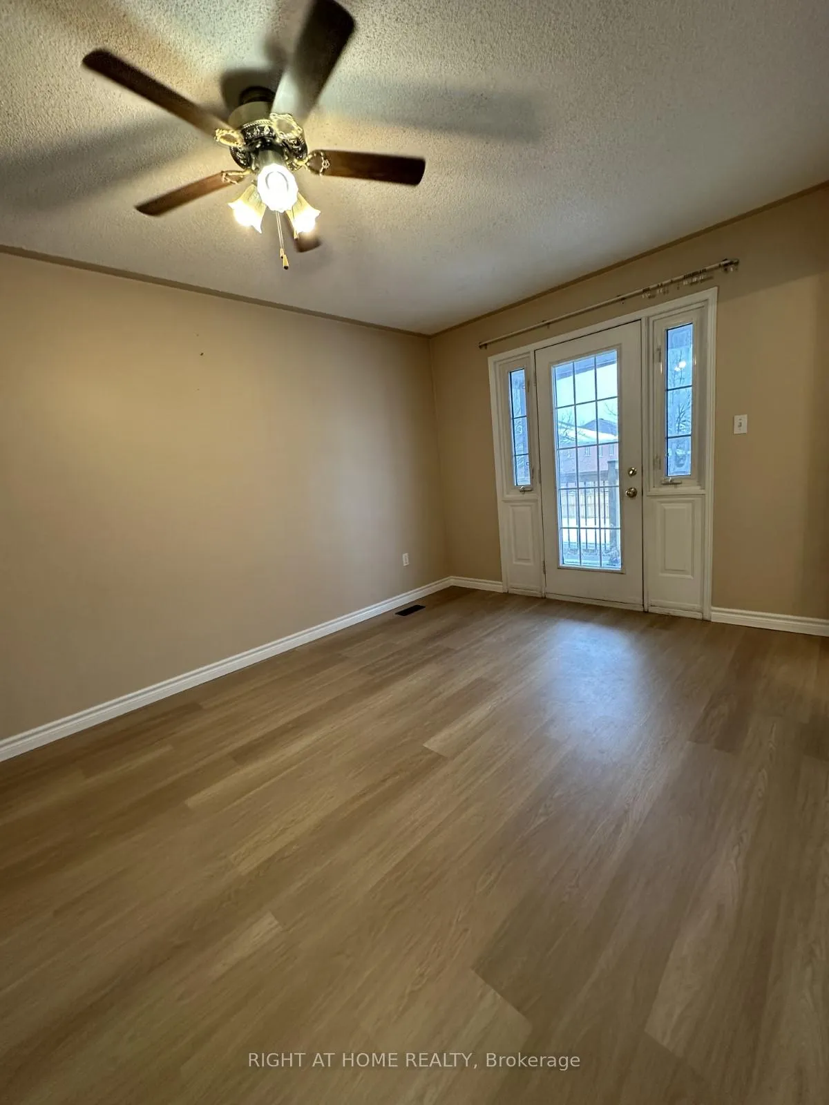 Photo 31 of 26 Breakwater Drive, Whitby, Port Whitby — HOMEH