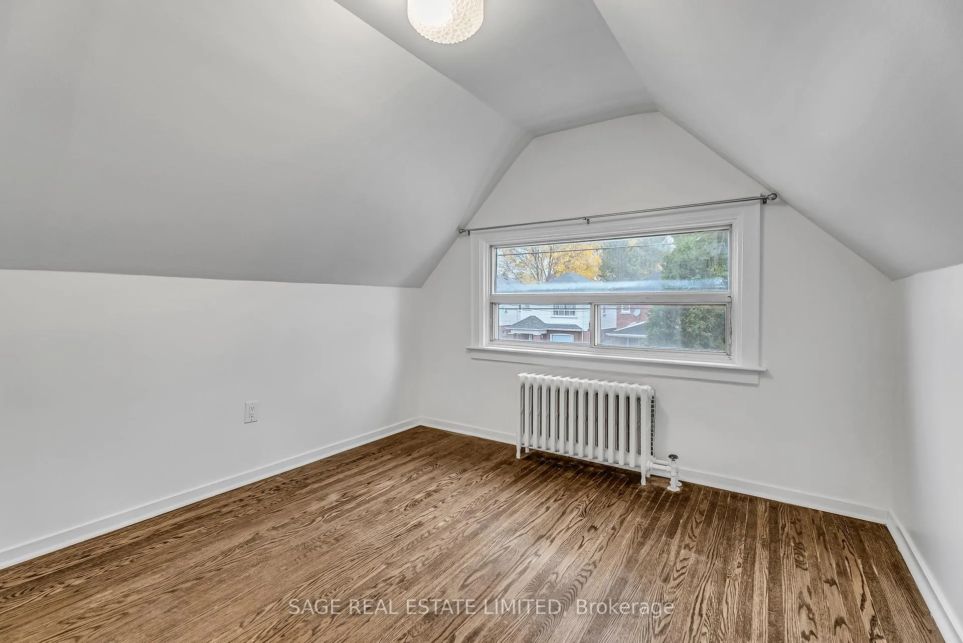Photo 14 of 509 Sammon Avenue, Toronto, Danforth Village-East York — HOMEH