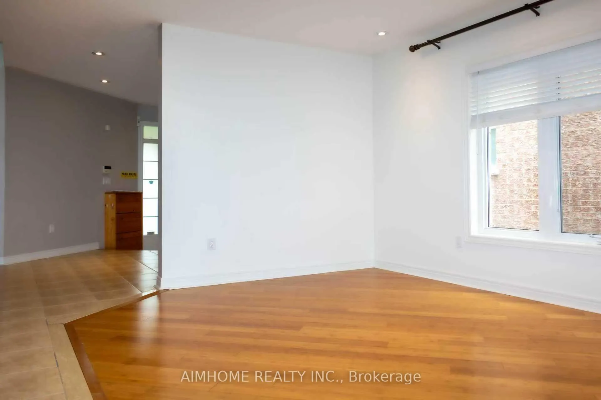 Photo 4 of 19 Durango Drive, Richmond Hill, Westbrook — HOMEH