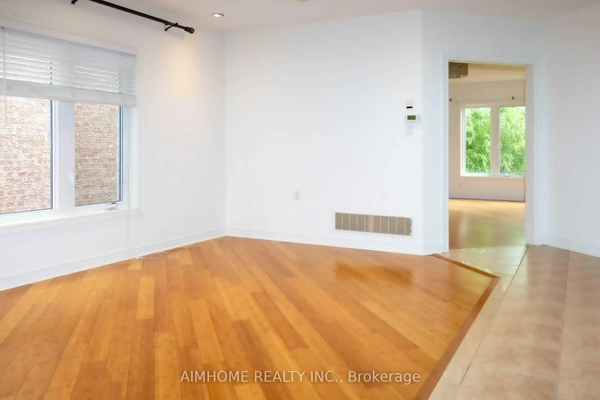 Photo 5 of 19 Durango Drive, Richmond Hill, Westbrook — HOMEH