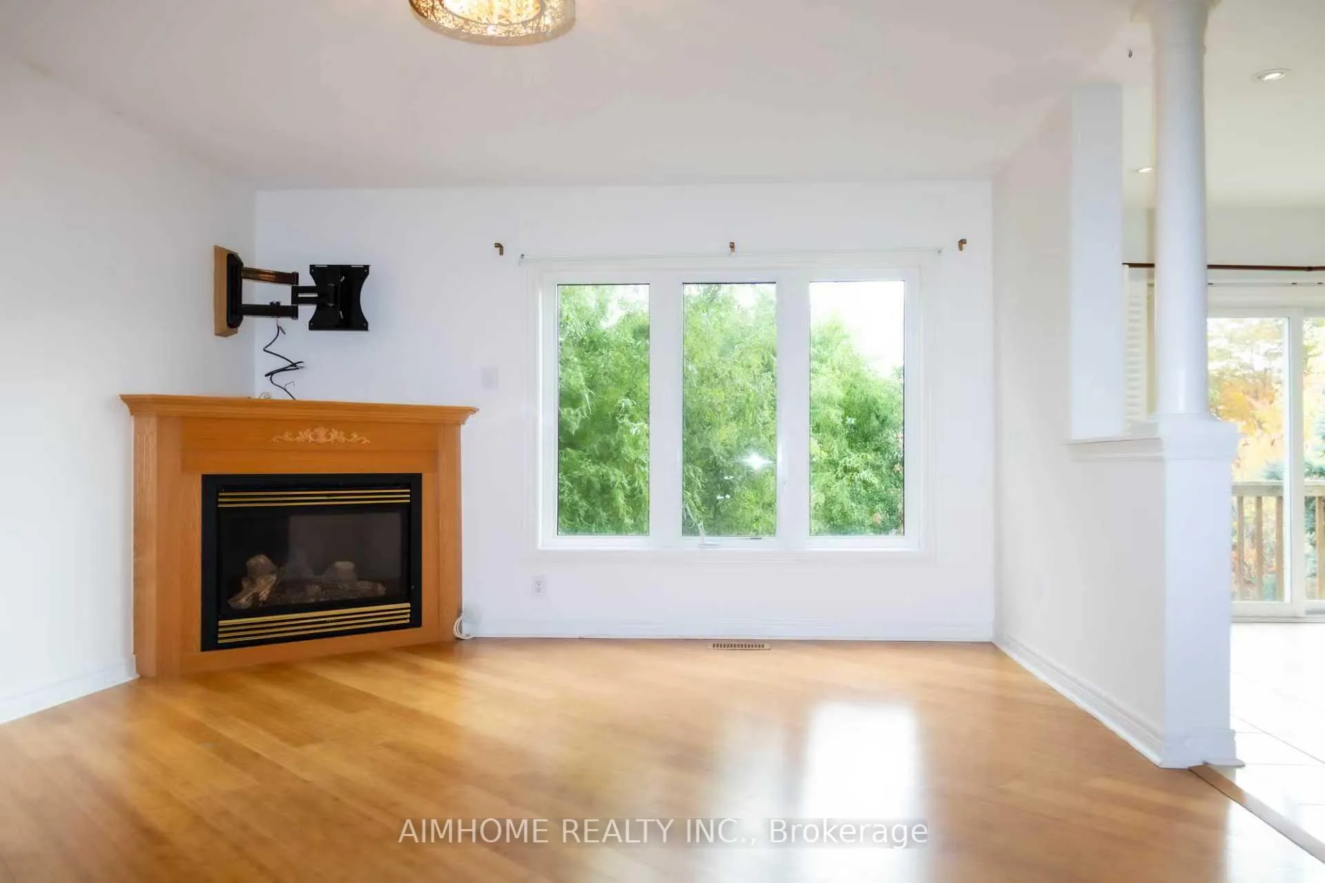 Photo 7 of 19 Durango Drive, Richmond Hill, Westbrook — HOMEH