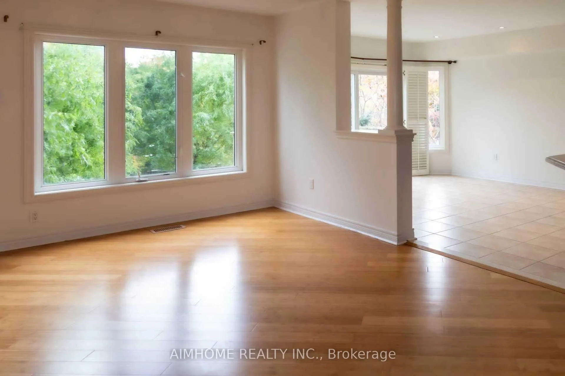 Photo 9 of 19 Durango Drive, Richmond Hill, Westbrook — HOMEH