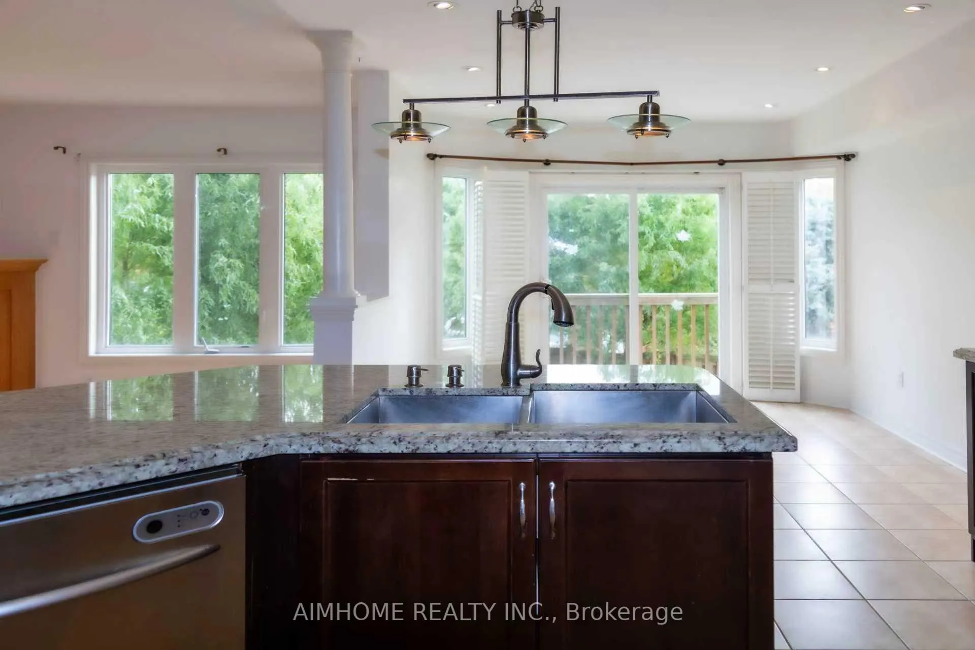 Photo 12 of 19 Durango Drive, Richmond Hill, Westbrook — HOMEH