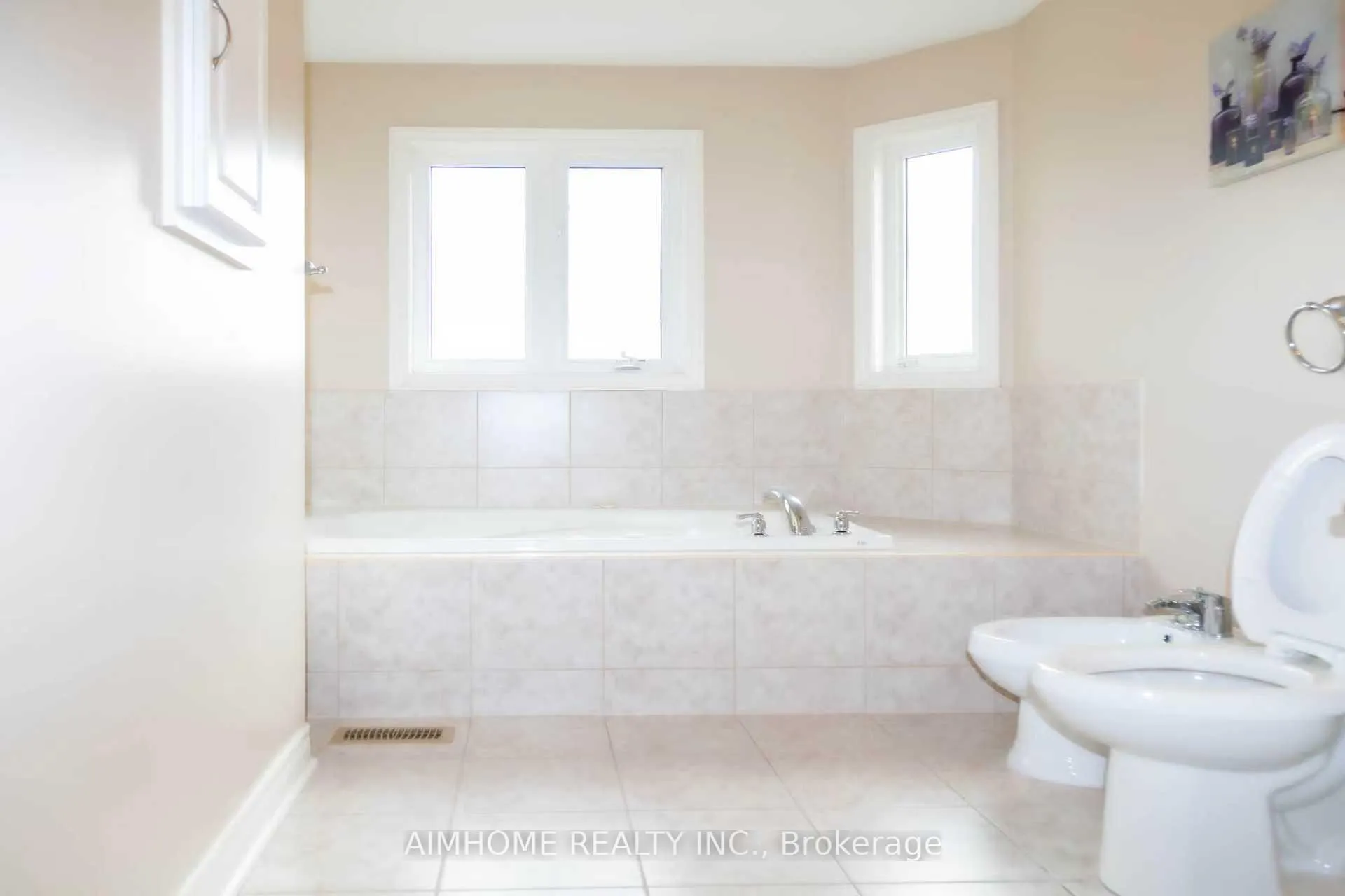 Photo 21 of 19 Durango Drive, Richmond Hill, Westbrook — HOMEH