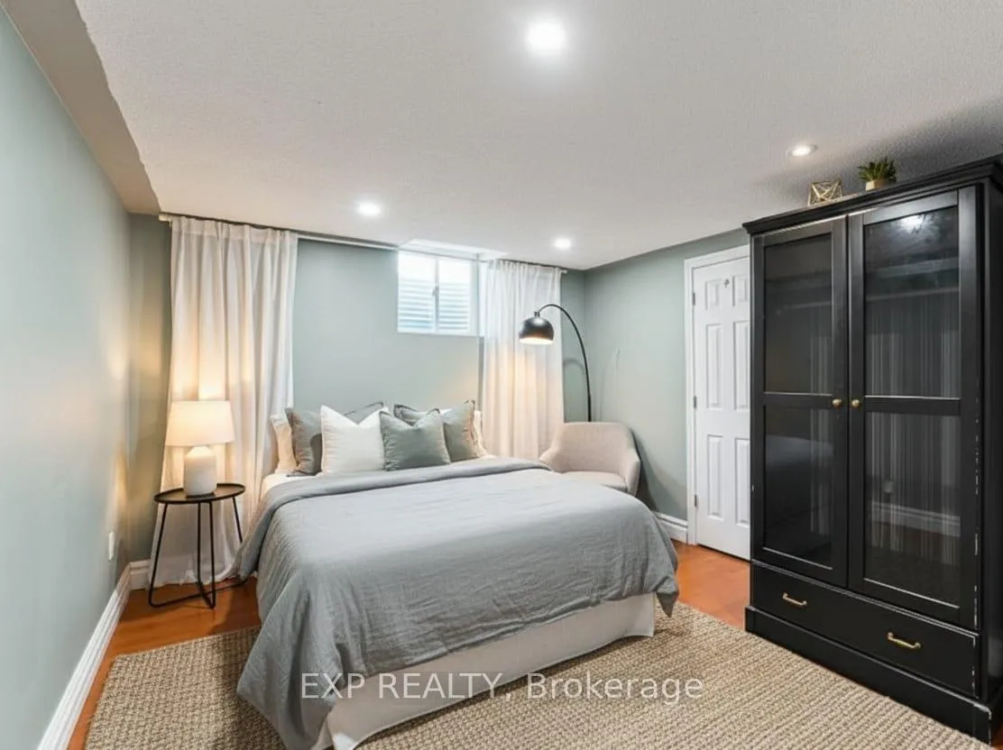 Photo 5 of 20 Morden Crescent, Ajax, Central West — HOMEH