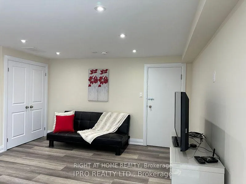 Photo 5 of Unit Bsmt, 67 Chaumont Drive, Hamilton, Stoney Creek — HOMEH