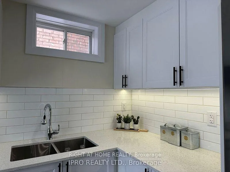 Photo 6 of Unit Bsmt, 67 Chaumont Drive, Hamilton, Stoney Creek — HOMEH