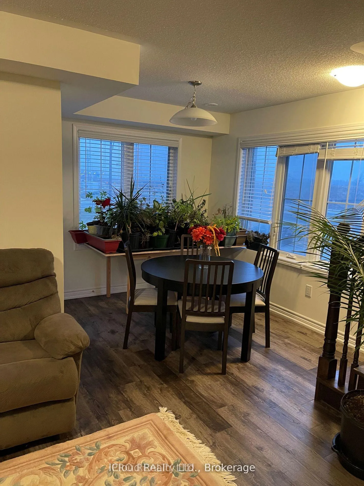 Photo 9 of 998 Alder Gate, Milton, Cobban — HOMEH