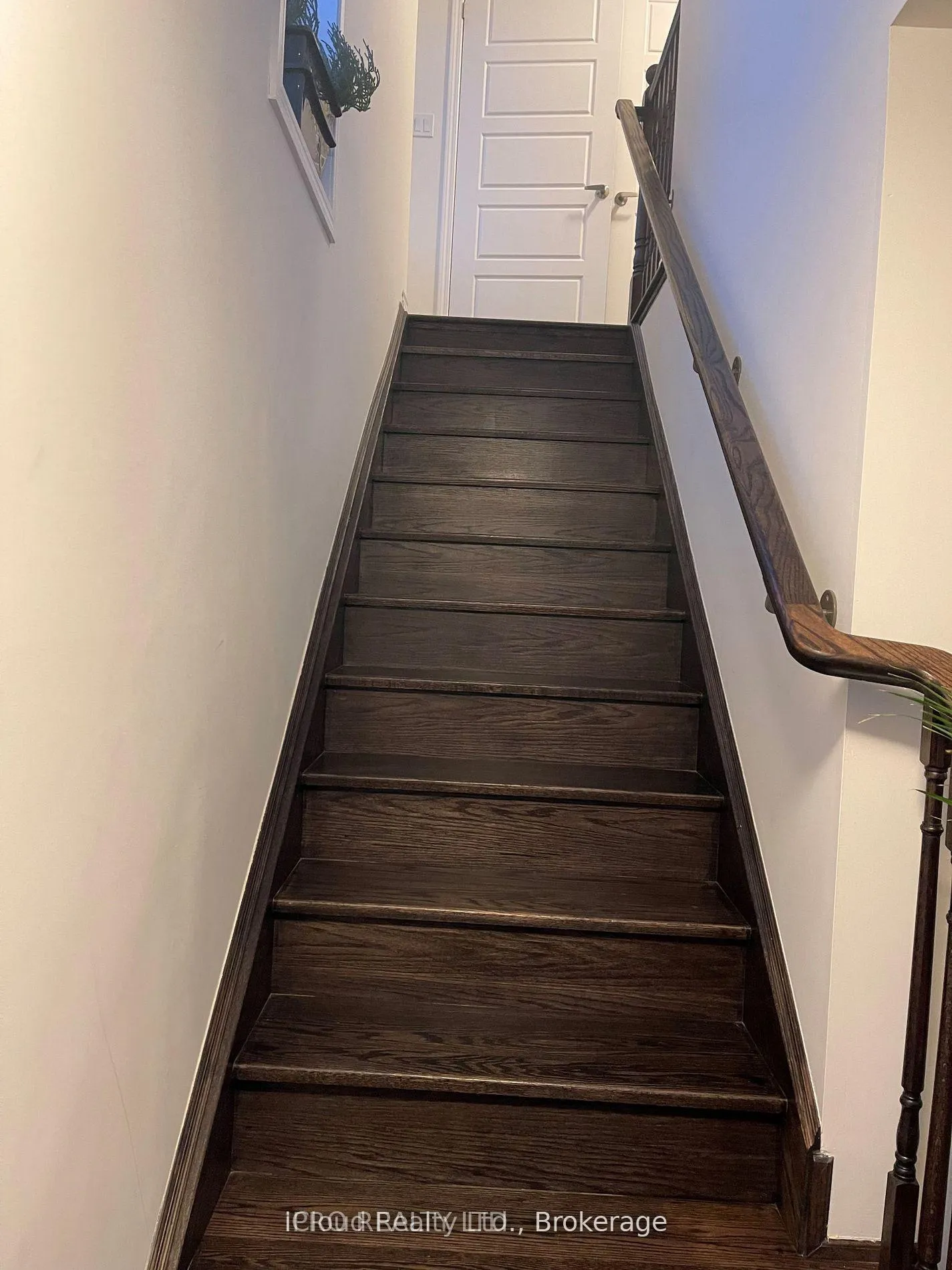 Photo 15 of 998 Alder Gate, Milton, Cobban — HOMEH