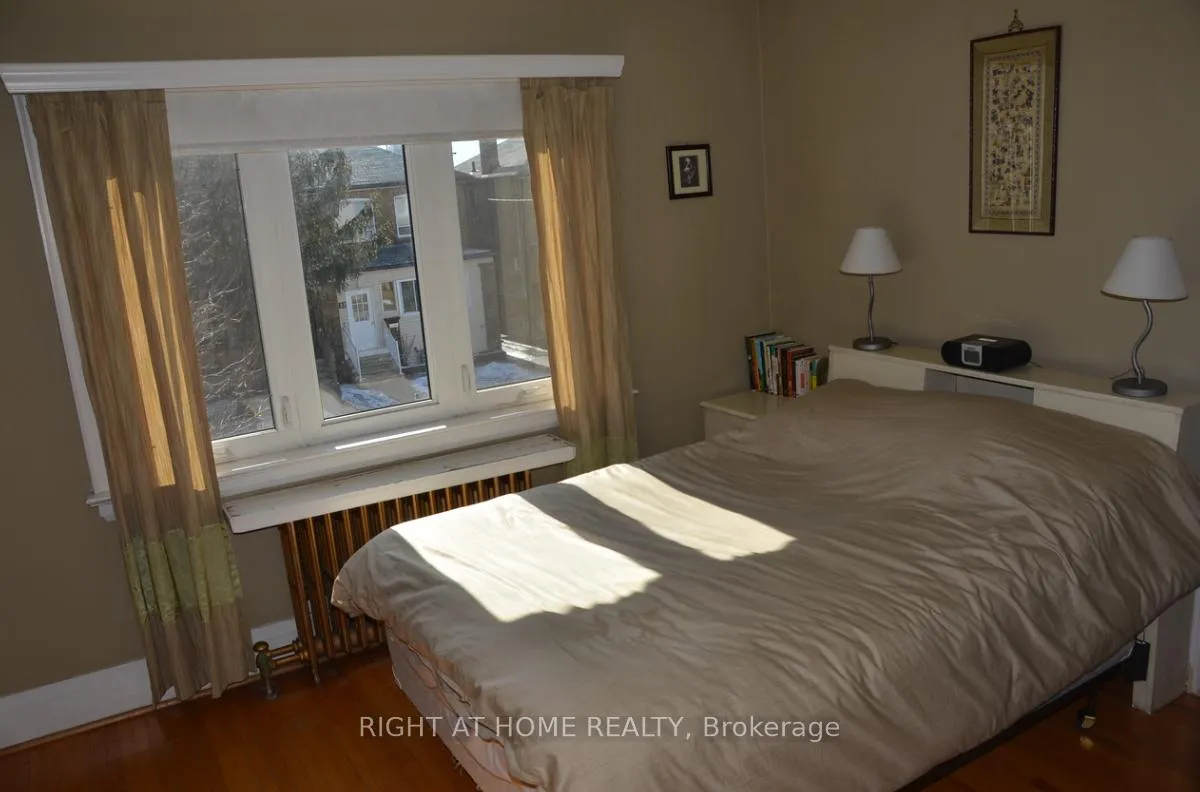 Photo 6 of 38 Kings Park Boulevard, Toronto, Danforth Village-East York — HOMEH