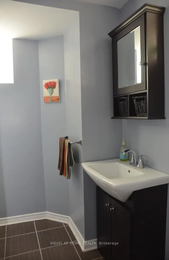 Photo 11 of 38 Kings Park Boulevard, Toronto, Danforth Village-East York — HOMEH