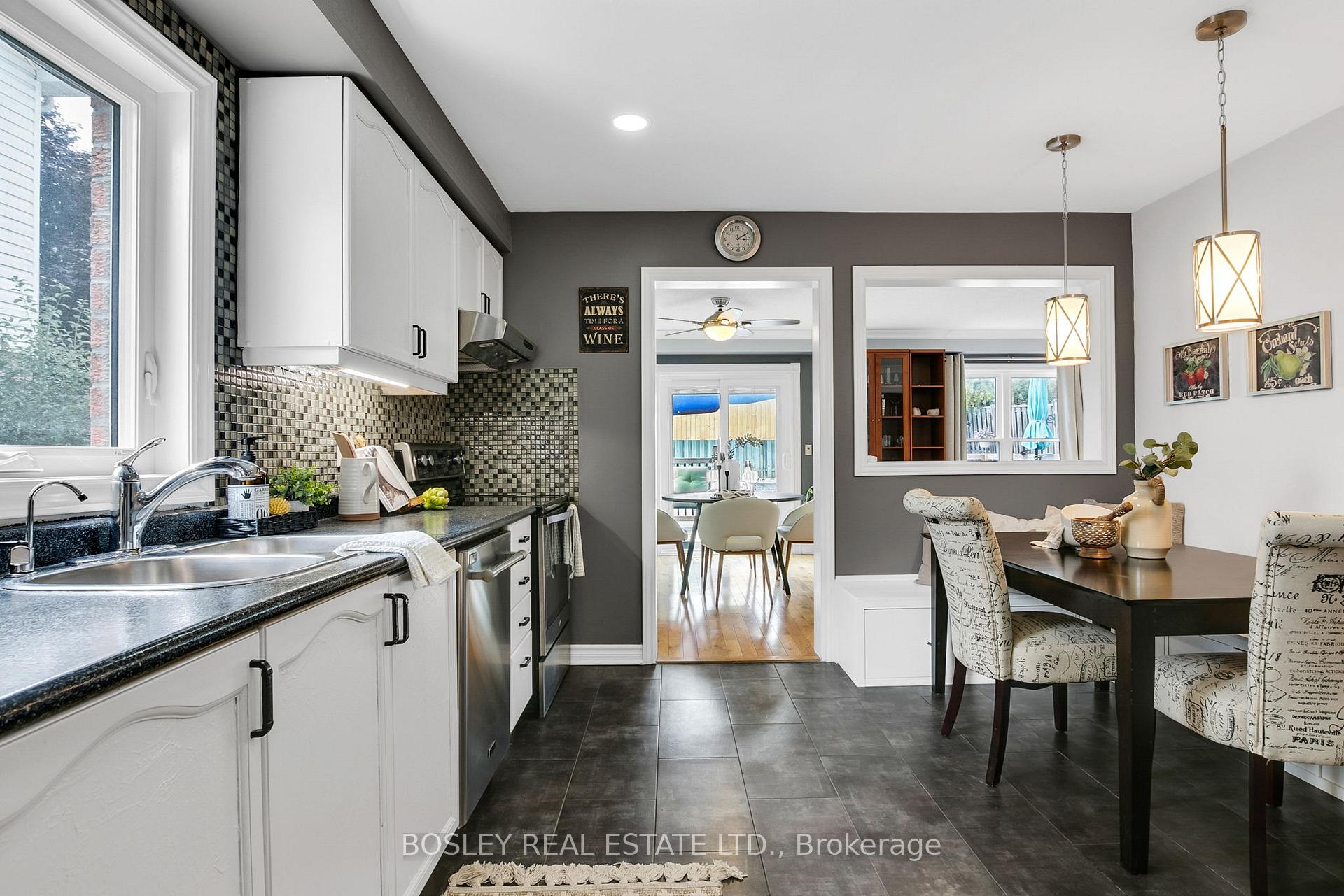 Photo 14 of 44 Hooper Square, Clarington, Bowmanville — HOMEH