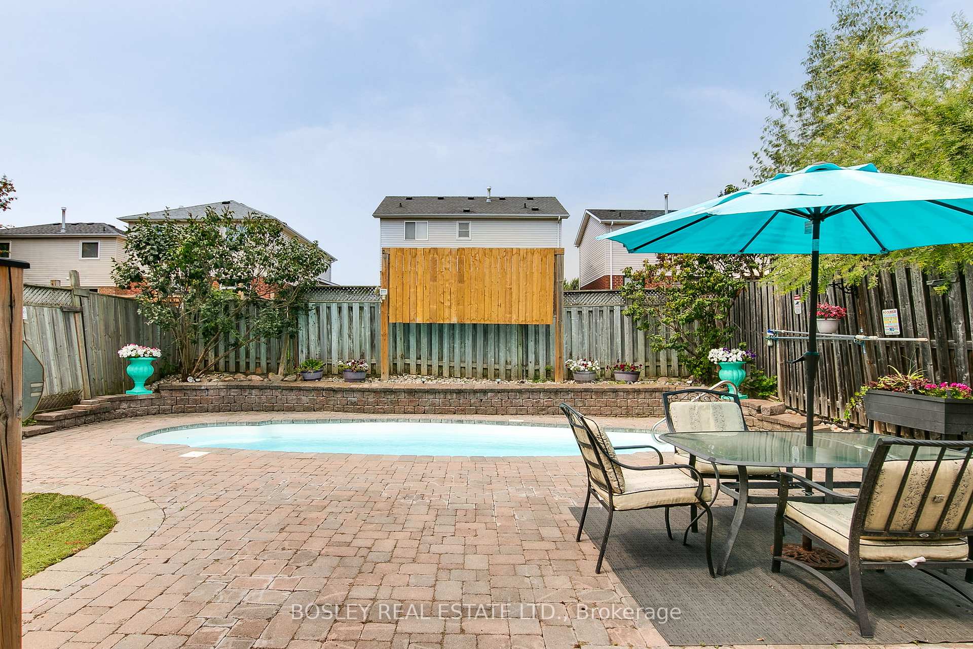 Photo 40 of 44 Hooper Square, Clarington, Bowmanville — HOMEH