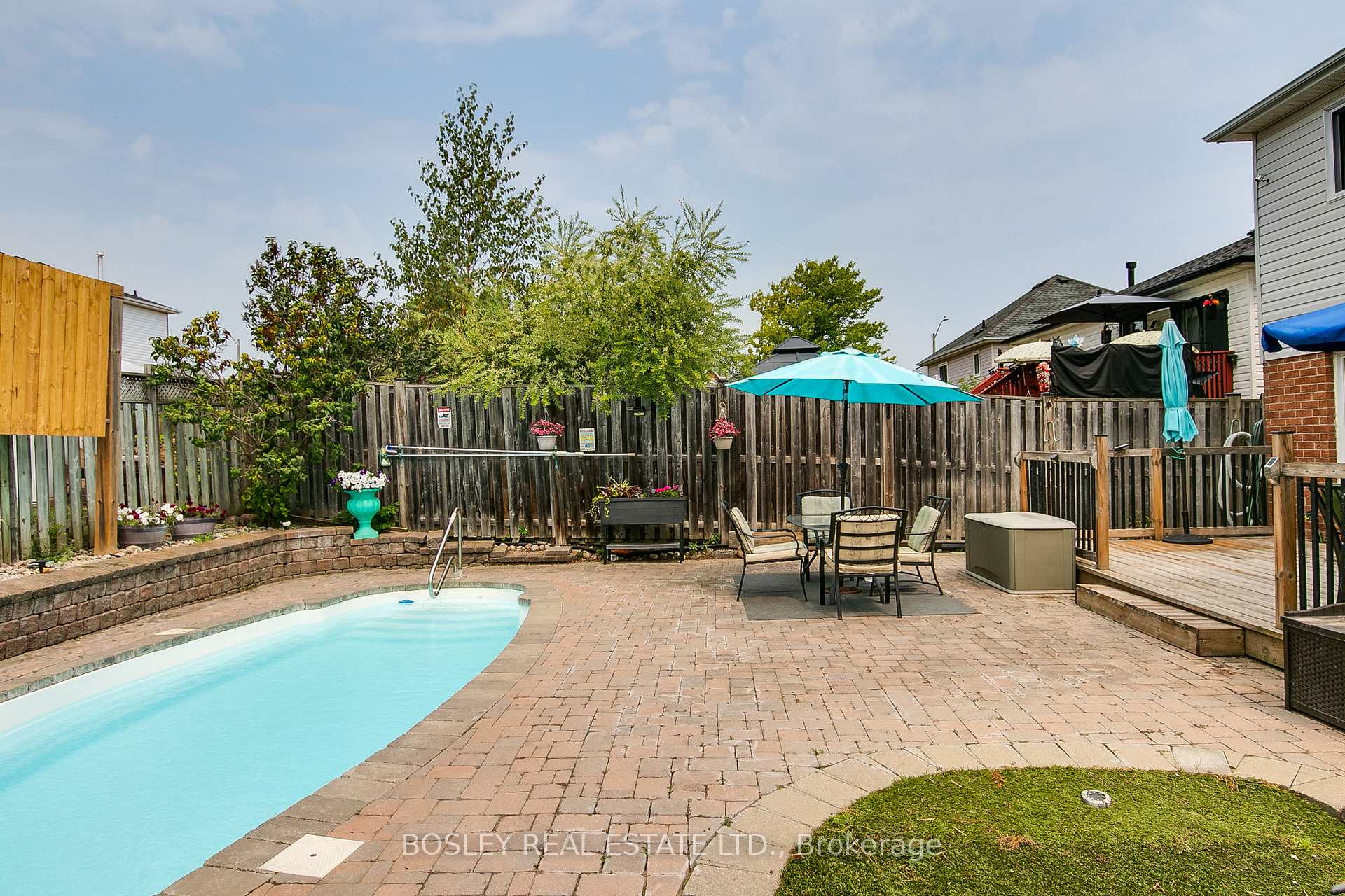 Photo 45 of 44 Hooper Square, Clarington, Bowmanville — HOMEH