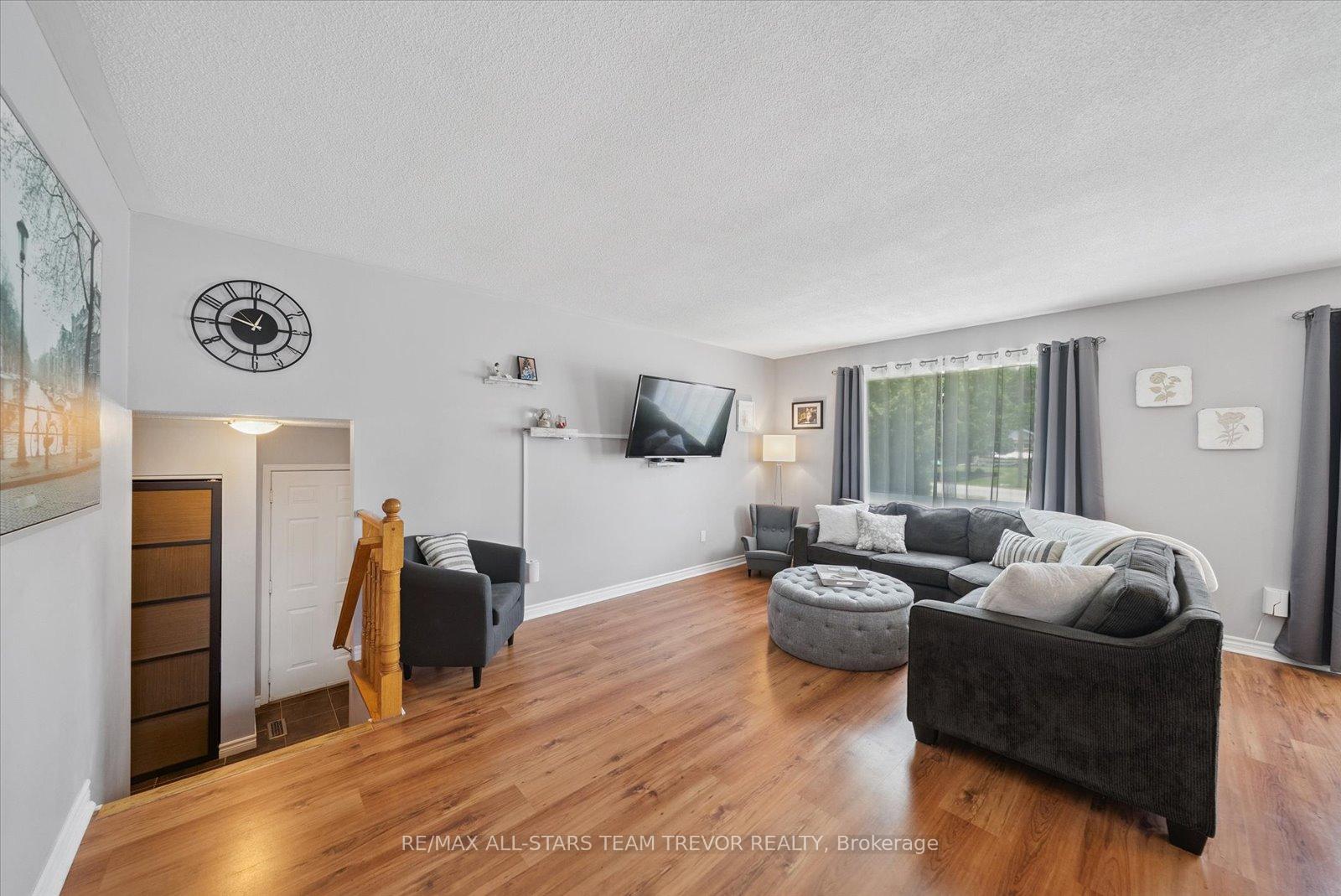 Photo 2 of 146 First Avenue, Georgina, Keswick North — HOMEH