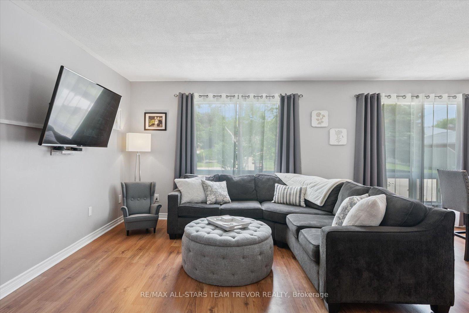Photo 3 of 146 First Avenue, Georgina, Keswick North — HOMEH