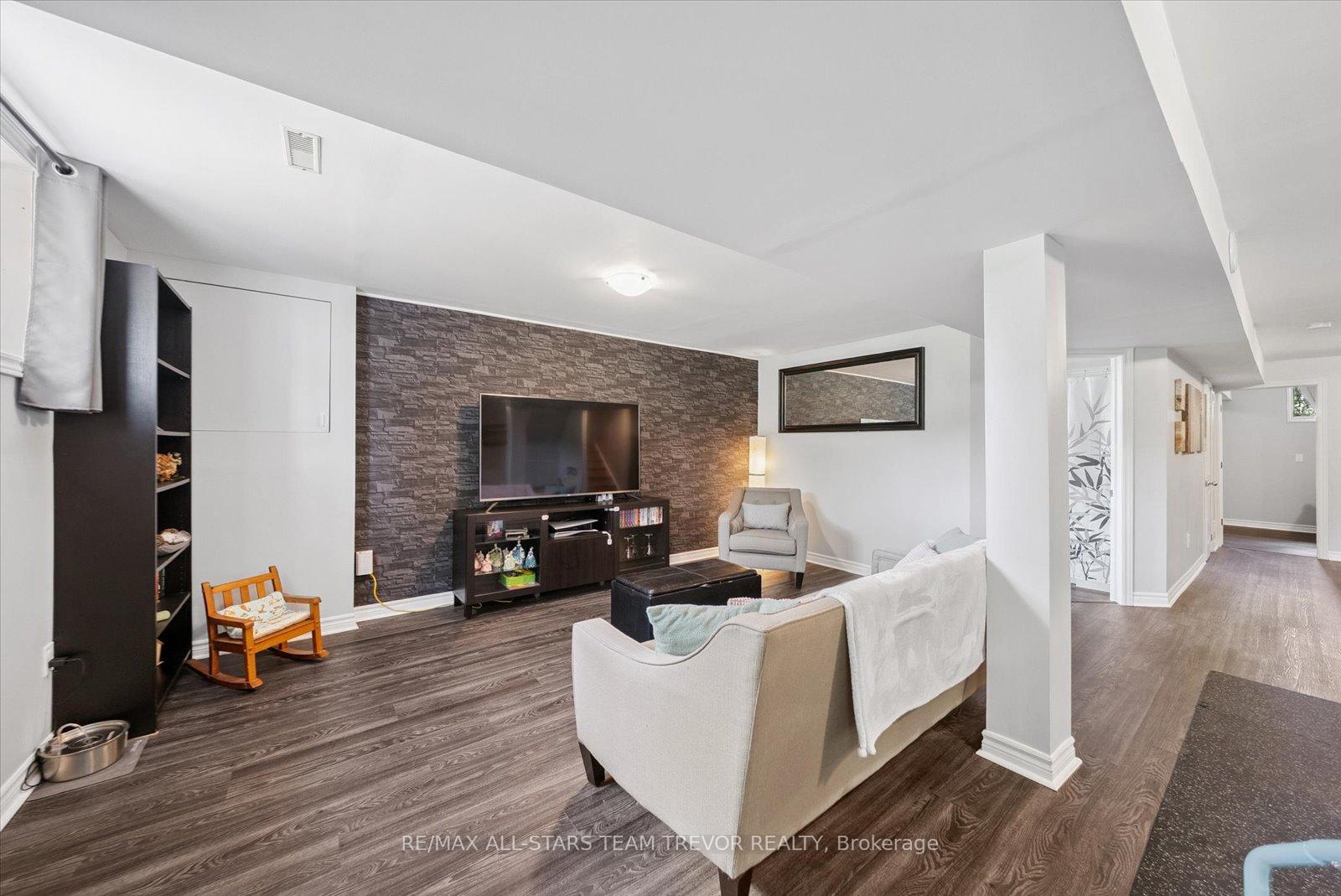 Photo 20 of 146 First Avenue, Georgina, Keswick North — HOMEH