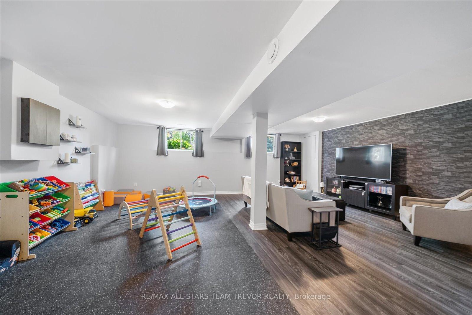 Photo 23 of 146 First Avenue, Georgina, Keswick North — HOMEH