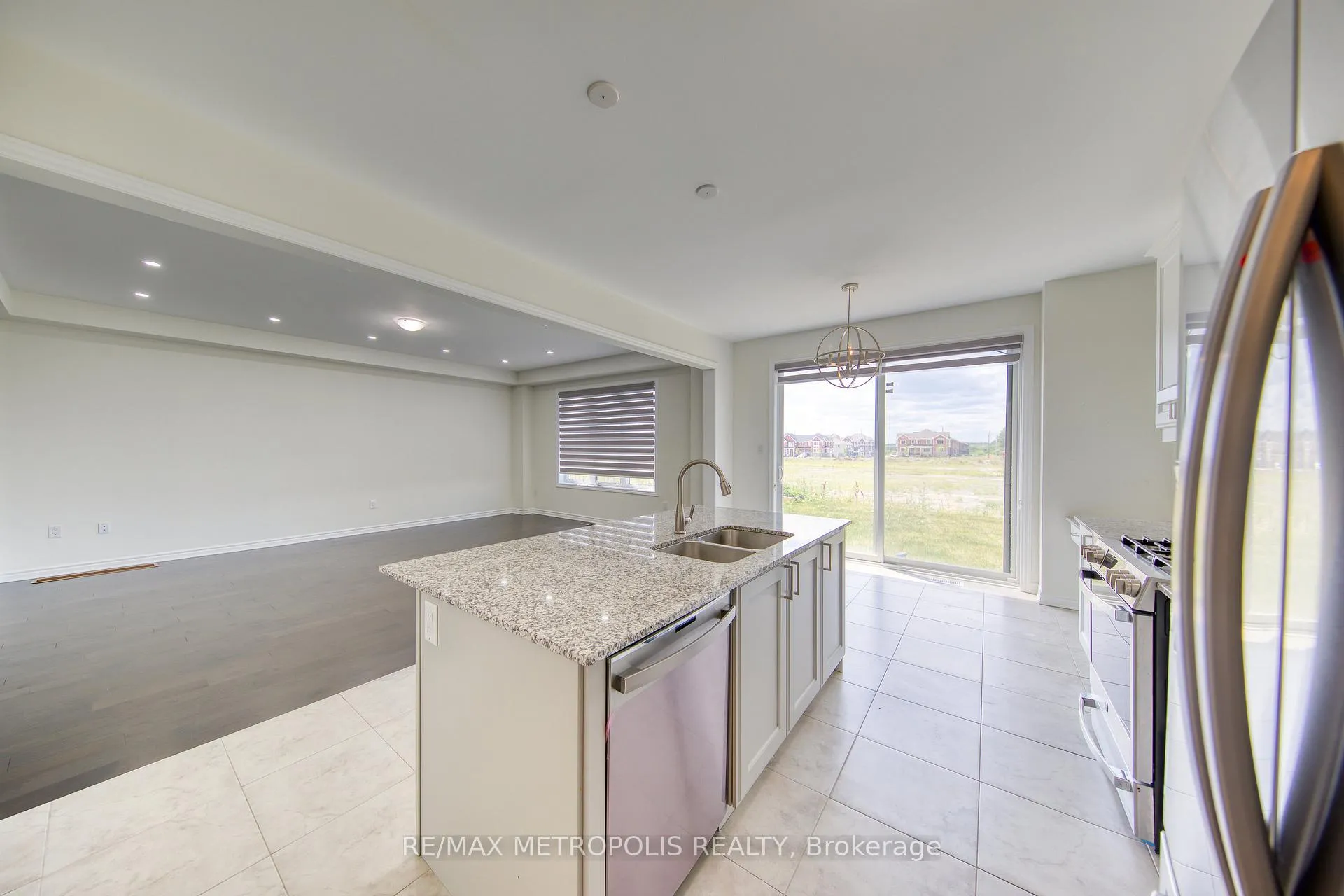 Photo 12 of 75 Barkerville Drive, Whitby, Rural Whitby — HOMEH