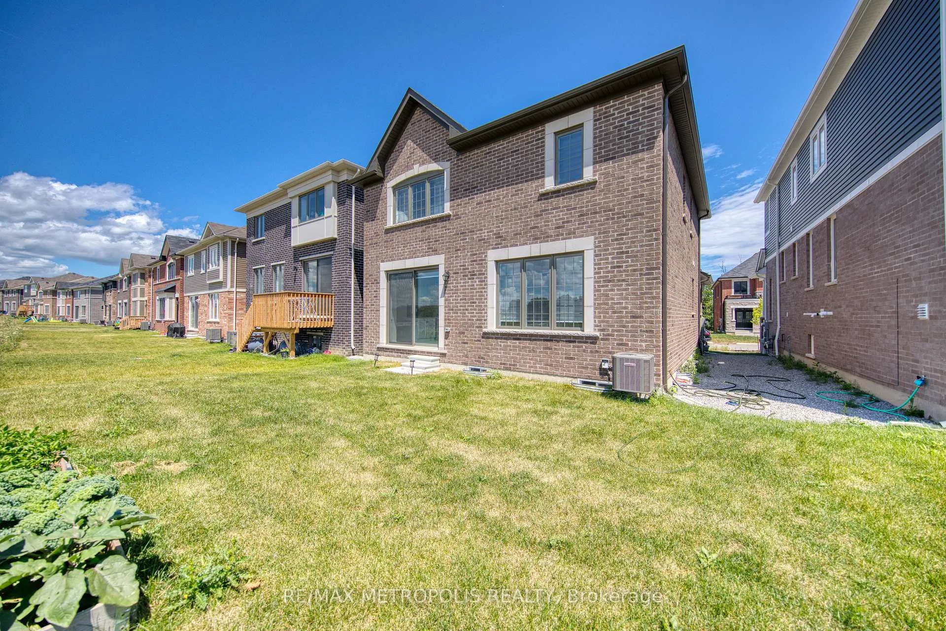 Photo 24 of 75 Barkerville Drive, Whitby, Rural Whitby — HOMEH