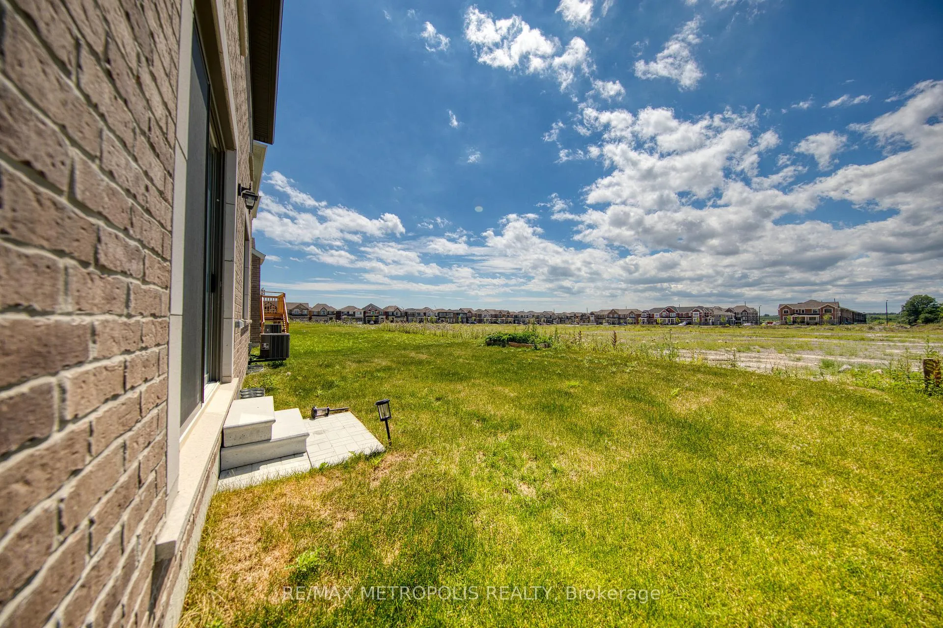 Photo 25 of 75 Barkerville Drive, Whitby, Rural Whitby — HOMEH