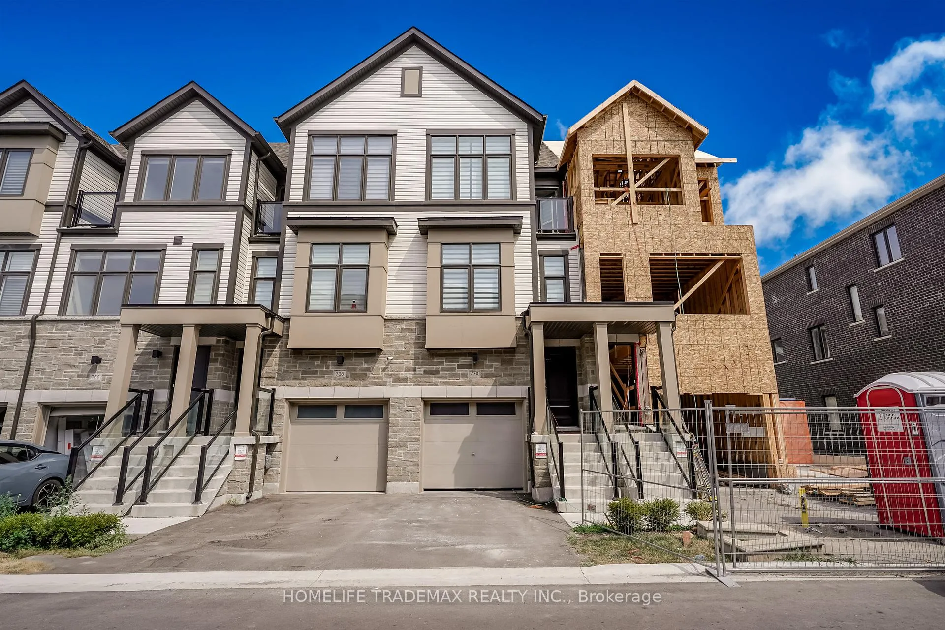 Photo 2 of 770 Eddystone Path, Oshawa, Donevan — HOMEH