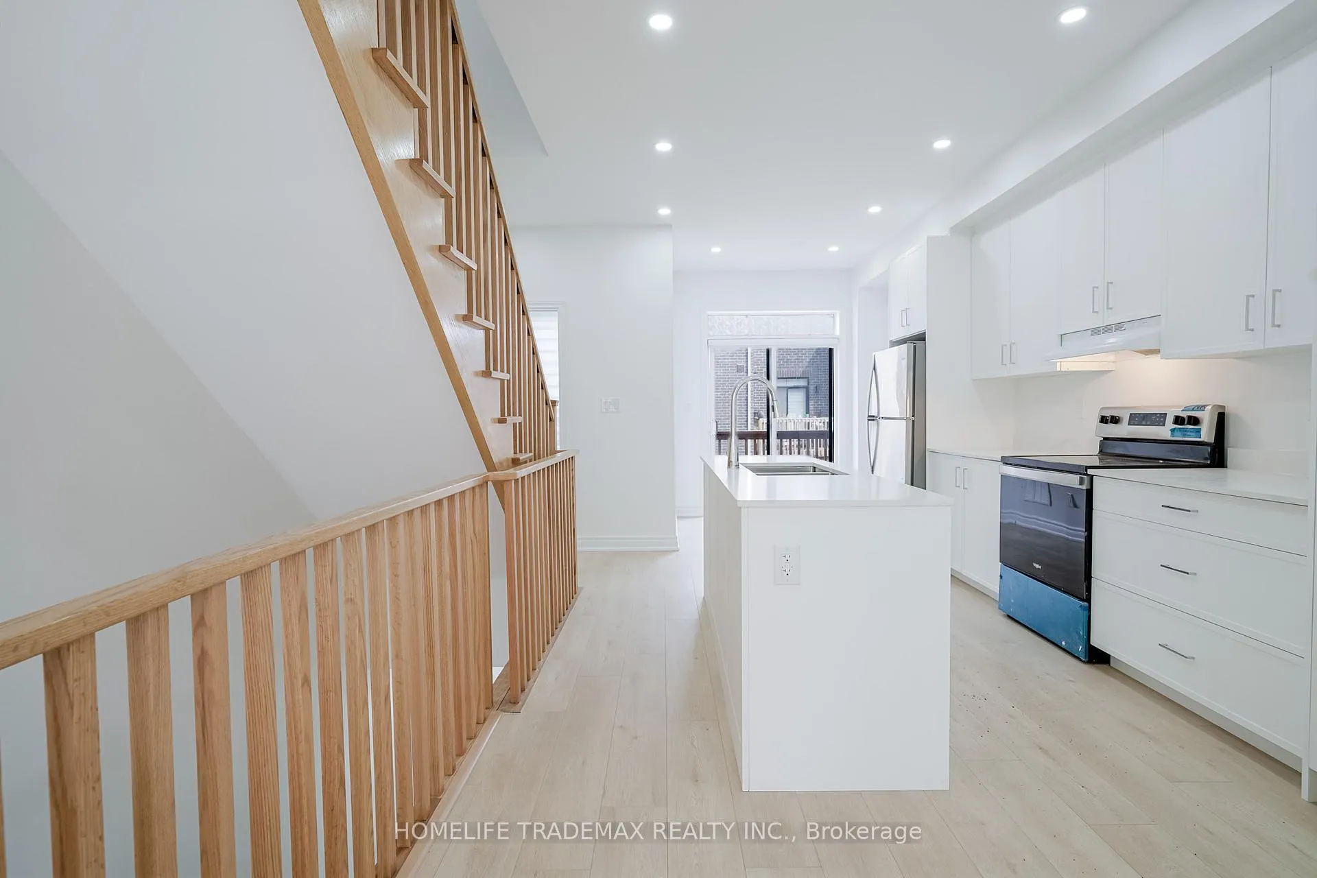 Photo 13 of 770 Eddystone Path, Oshawa, Donevan — HOMEH