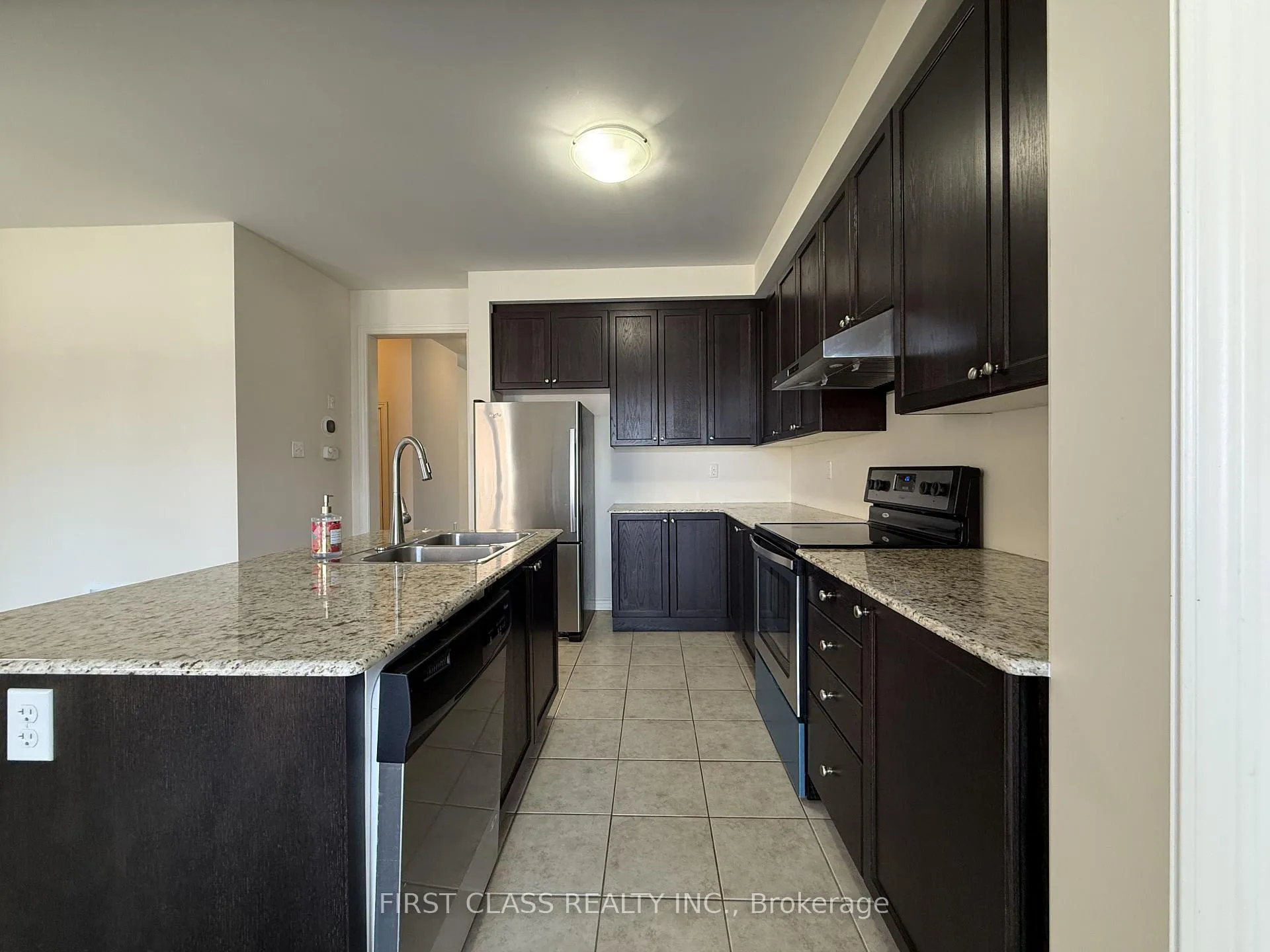 Photo 7 of 106 William Berczy Boulevard, Markham, Berczy — HOMEH