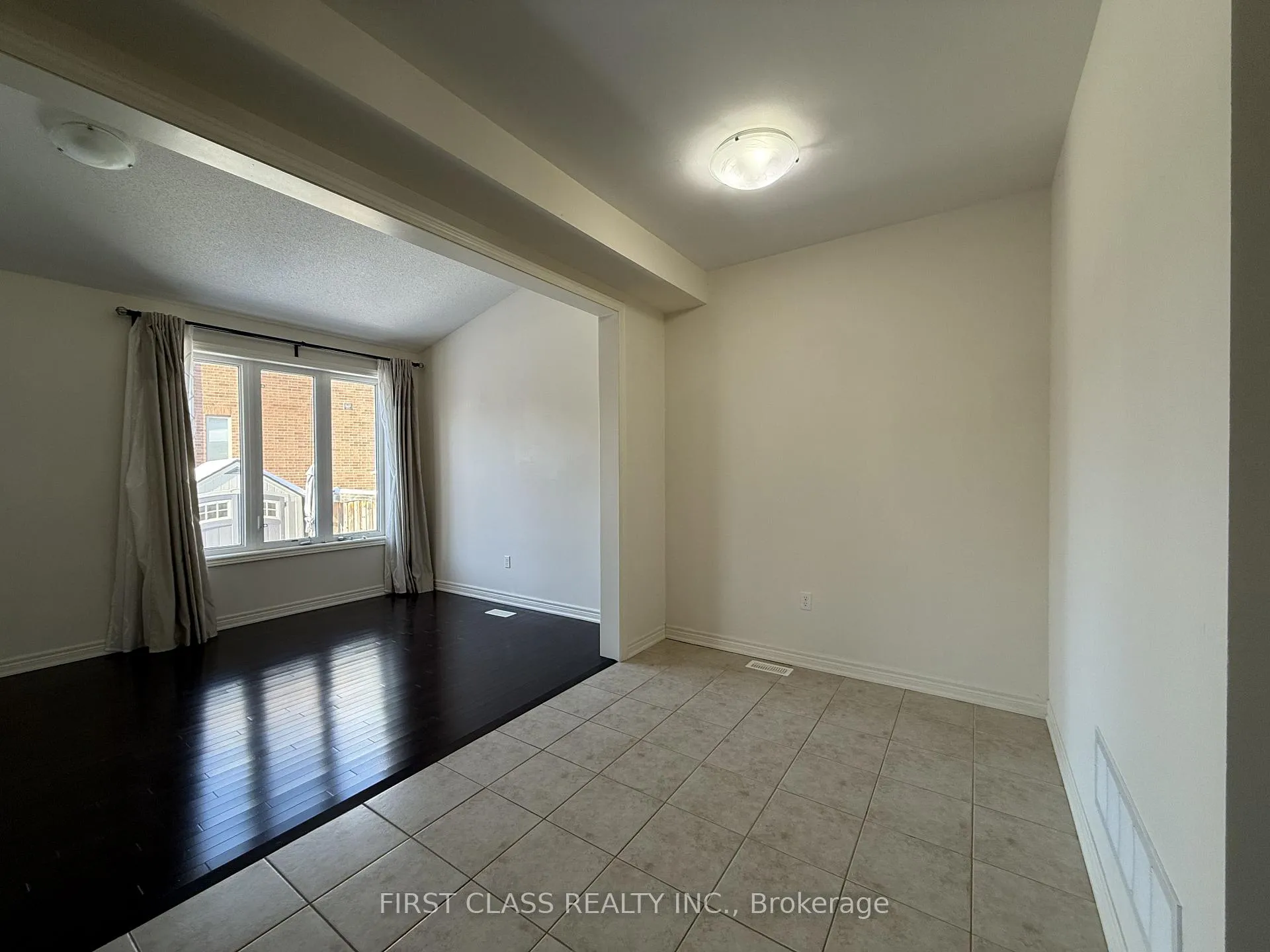 Photo 9 of 106 William Berczy Boulevard, Markham, Berczy — HOMEH