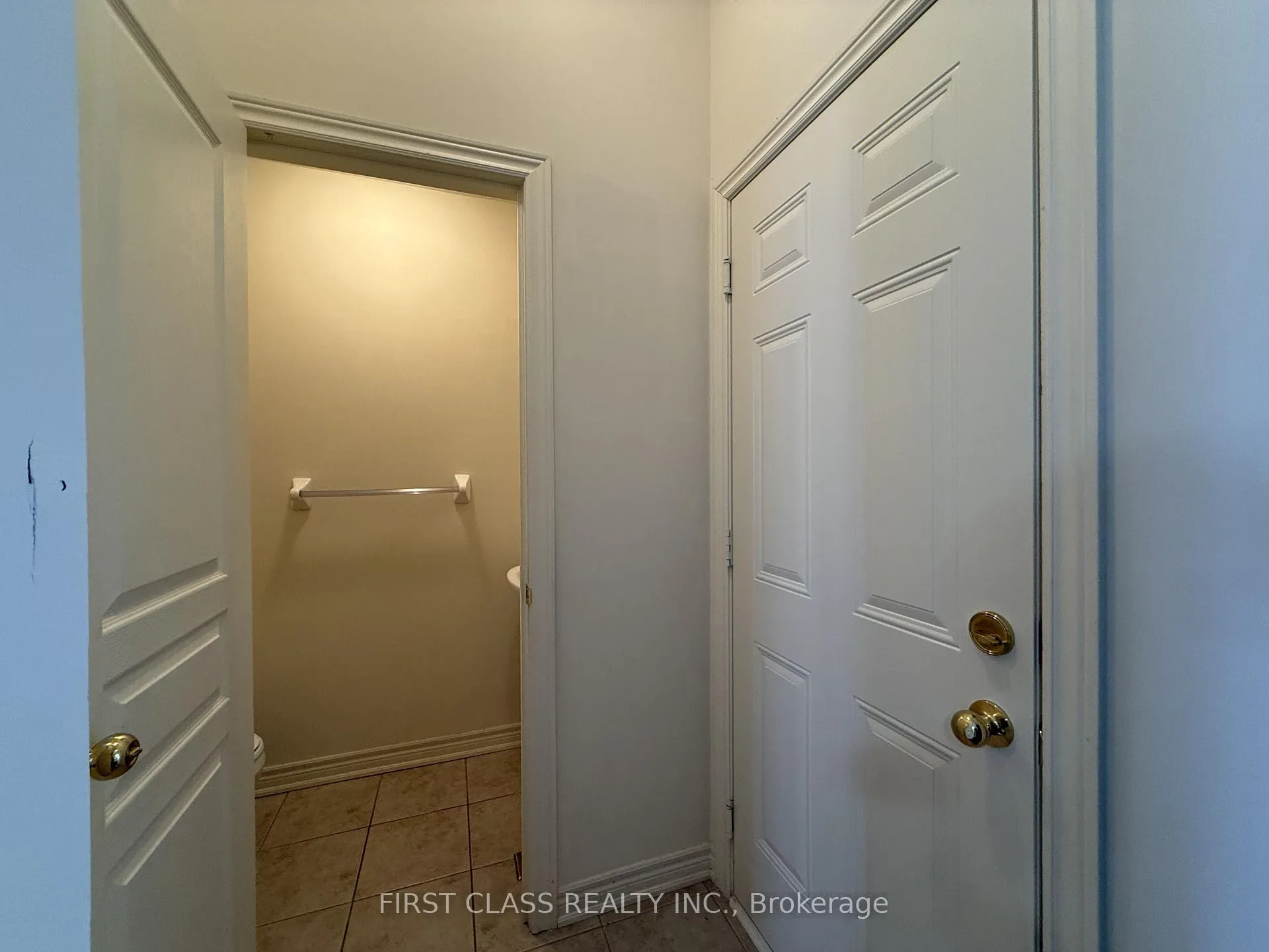 Photo 13 of 106 William Berczy Boulevard, Markham, Berczy — HOMEH