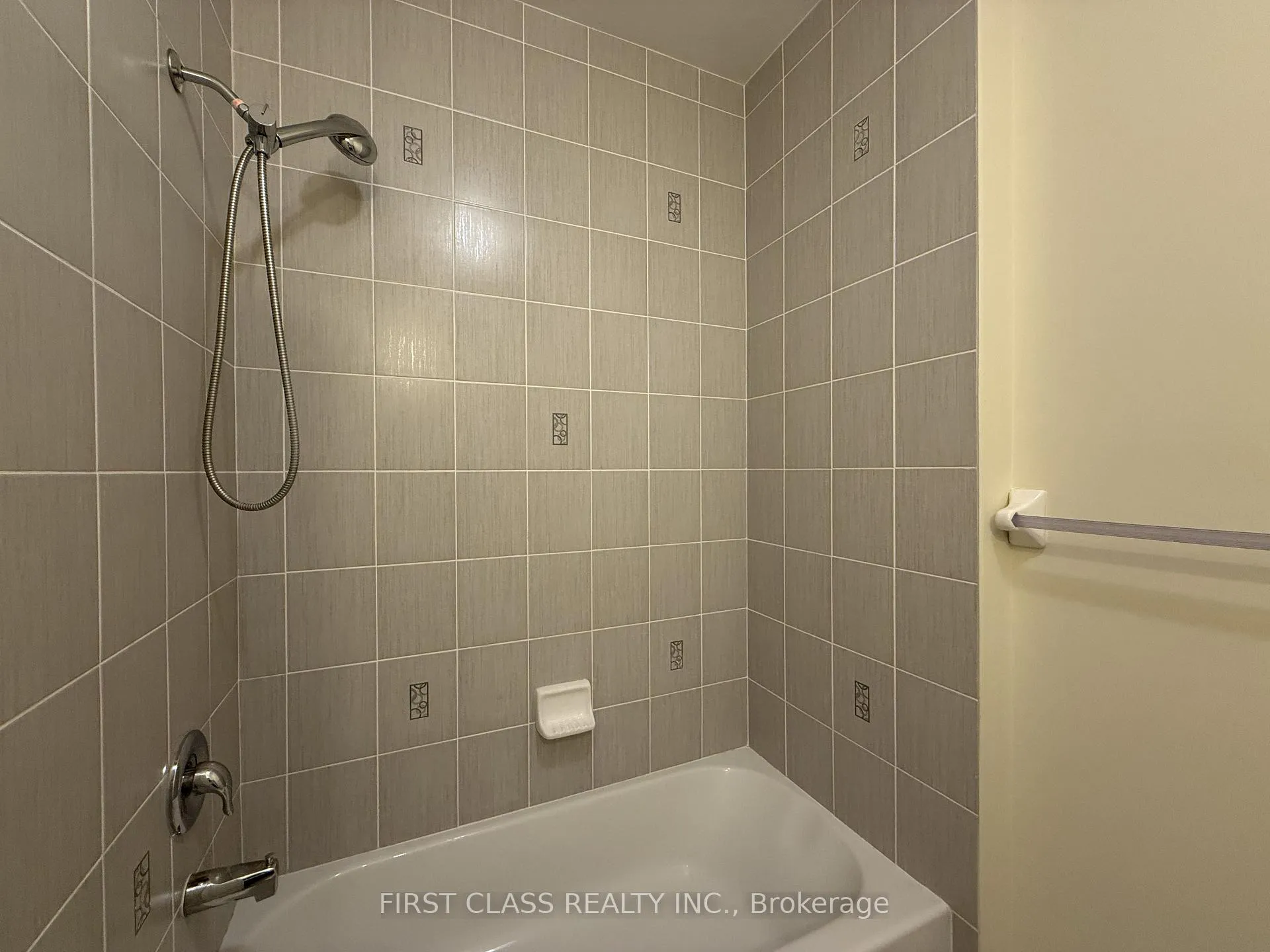 Photo 27 of 106 William Berczy Boulevard, Markham, Berczy — HOMEH