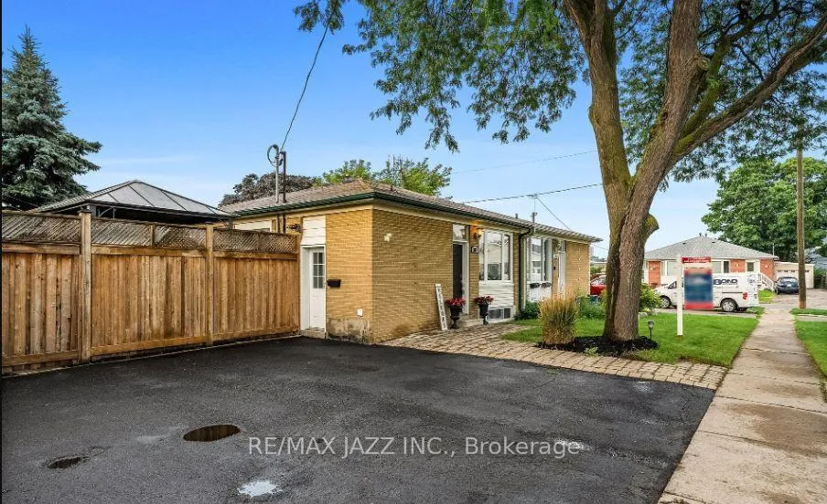Photo 2 of Unit Lower, 357 Dovedale Drive, Whitby, Downtown Whitby — HOMEH