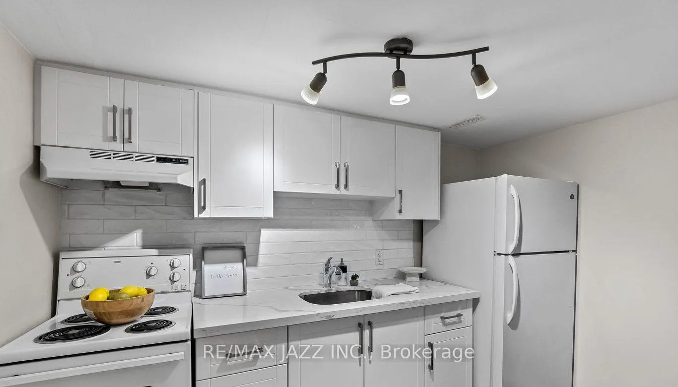 Photo 6 of Unit Lower, 357 Dovedale Drive, Whitby, Downtown Whitby — HOMEH
