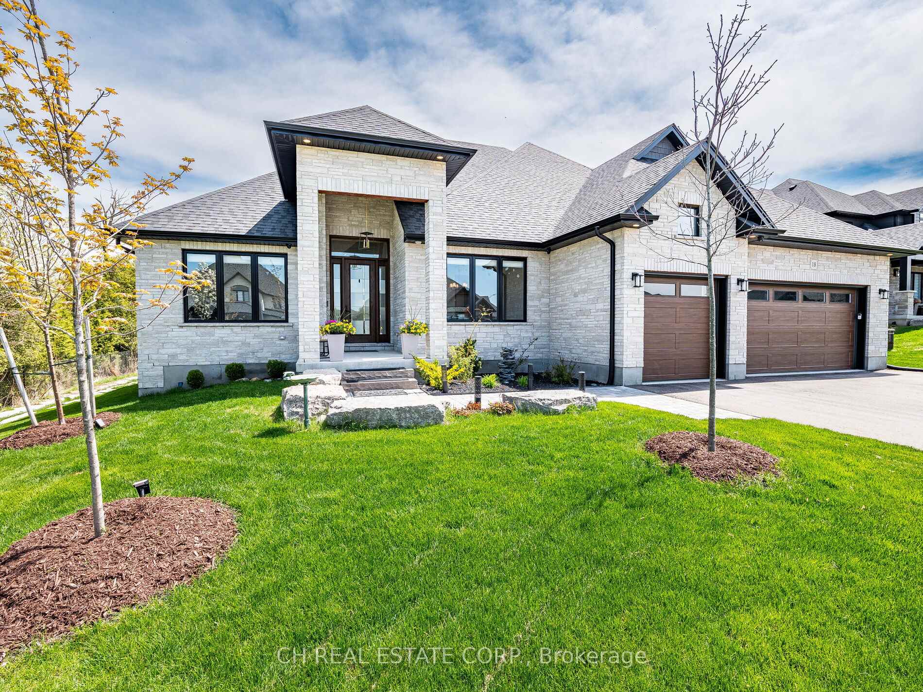 Photo 1 of 18 Mckinnon Street N, Erin, Rural Erin — HOMEH
