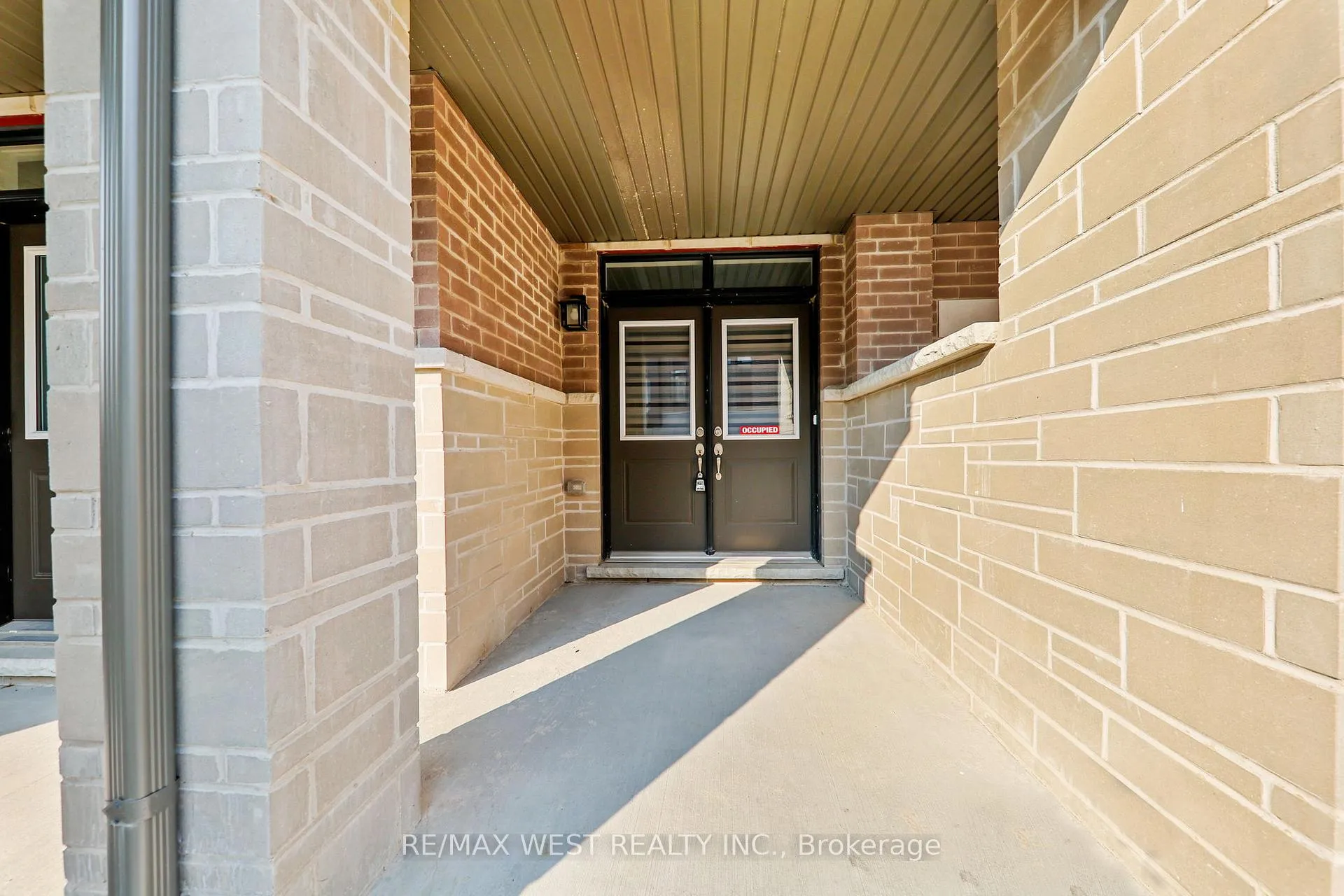 Photo 5 of 71 Holyrood Crescent, Vaughan, Kleinburg — HOMEH