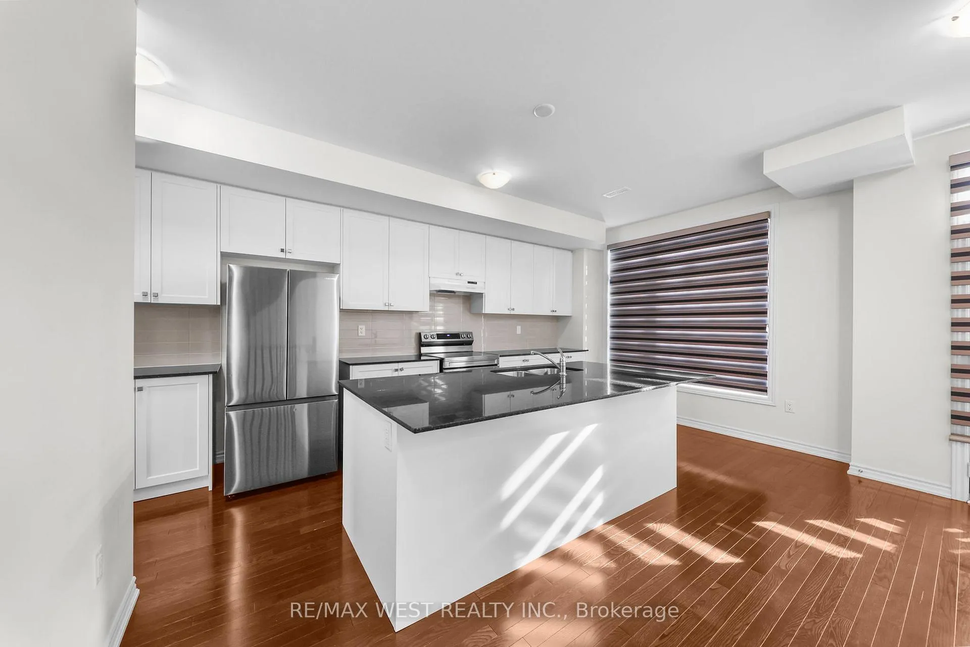 Photo 13 of 71 Holyrood Crescent, Vaughan, Kleinburg — HOMEH