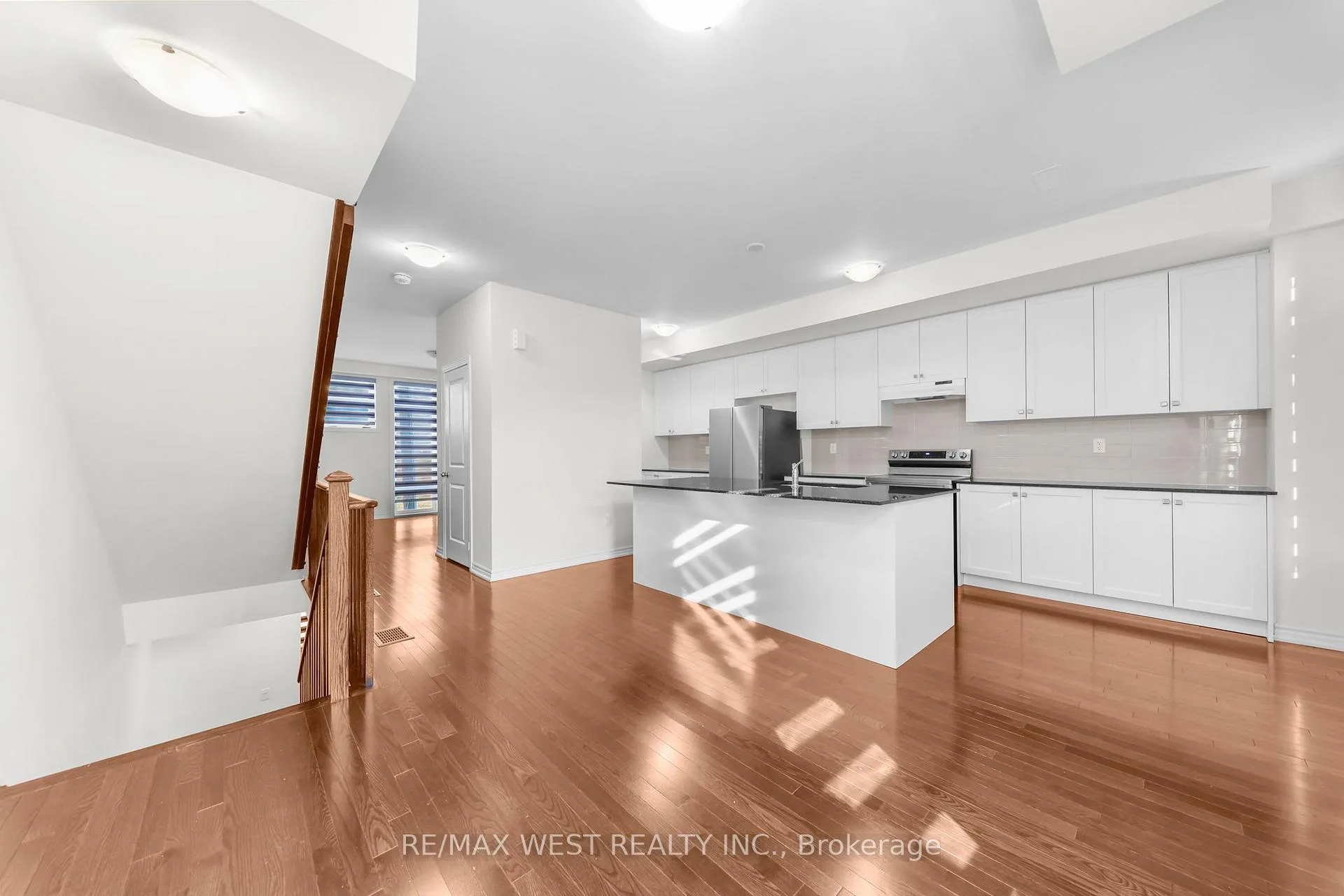 Photo 15 of 71 Holyrood Crescent, Vaughan, Kleinburg — HOMEH